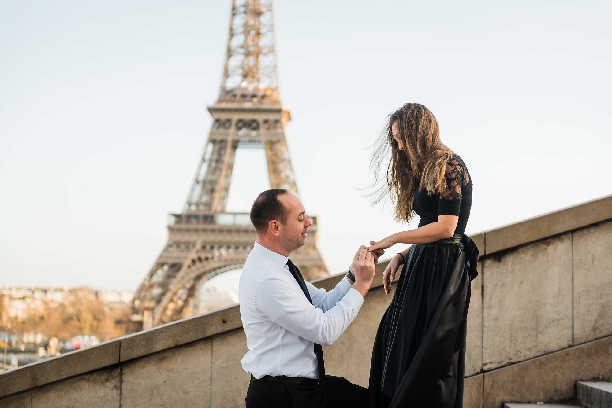 jennifer and yannick surprise proposal photo shoot in paris friday 13th